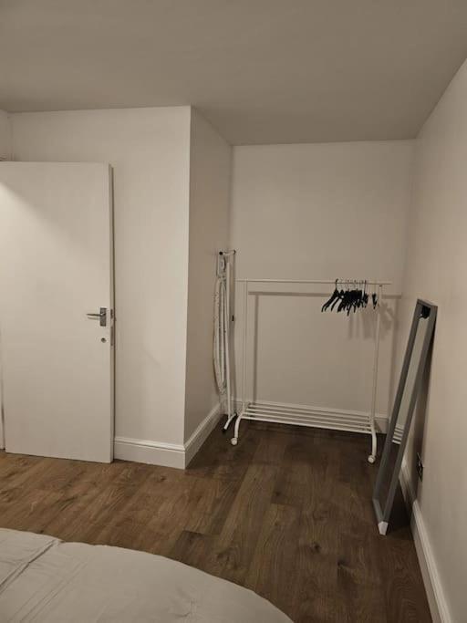 Beautiful Garden Flat Near Central ロンドン エクステリア 写真