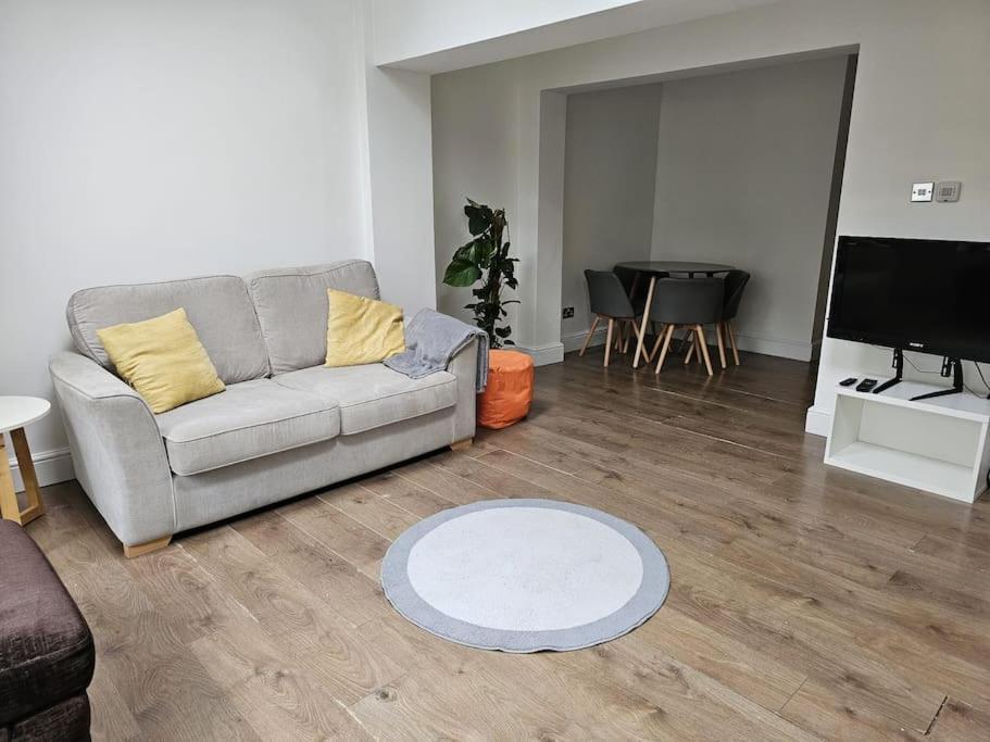Beautiful Garden Flat Near Central ロンドン エクステリア 写真