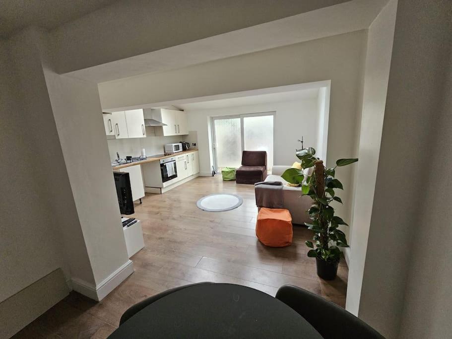 Beautiful Garden Flat Near Central ロンドン エクステリア 写真