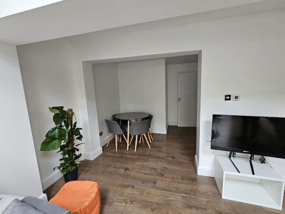 Beautiful Garden Flat Near Central ロンドン エクステリア 写真