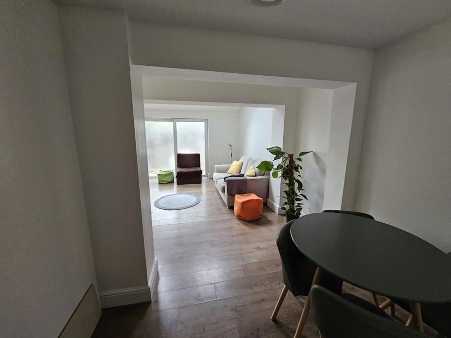 Beautiful Garden Flat Near Central ロンドン エクステリア 写真