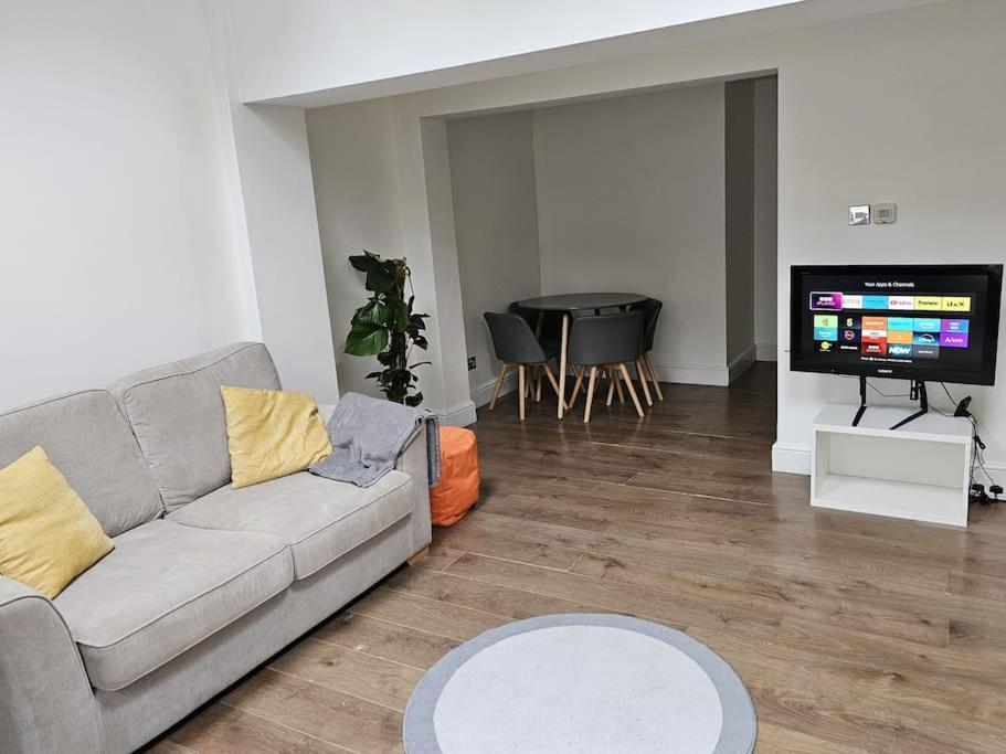 Beautiful Garden Flat Near Central ロンドン エクステリア 写真